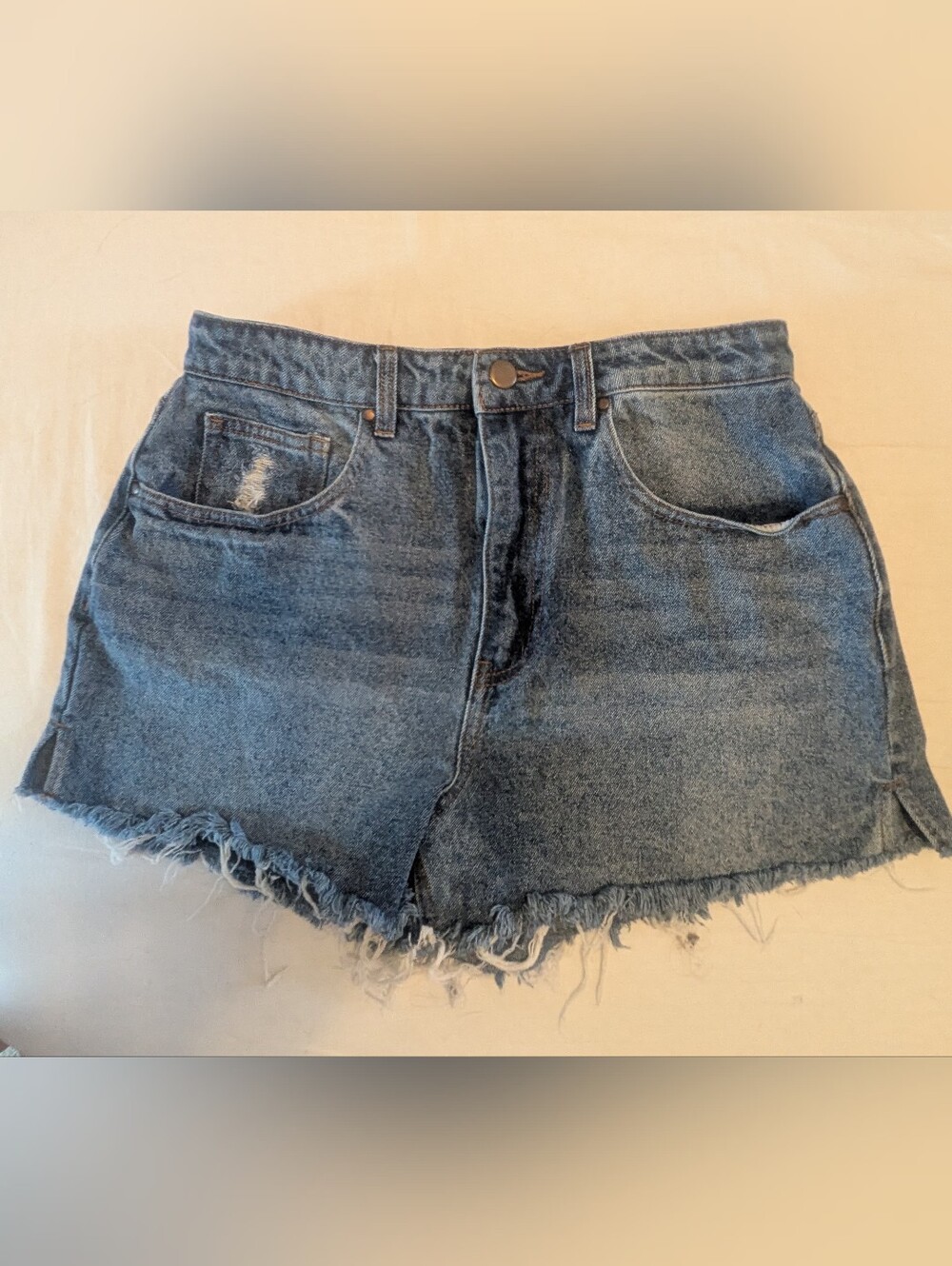 JustFab Size 28 High Rise Distressed Cutoff Denim Shorts